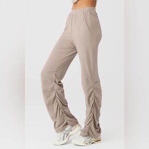 EUC Alo Yoga Ruched Soft Sculpt Pants - Taupe - Large (12-14)
